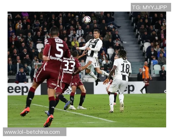 国王杯激战多特蒙德与尤文图斯战平转会传闻引发热议