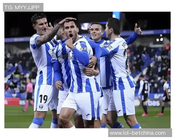 西甲精彩对决那不勒斯凭帽子戏法战胜国米全场沸腾数据分析揭秘